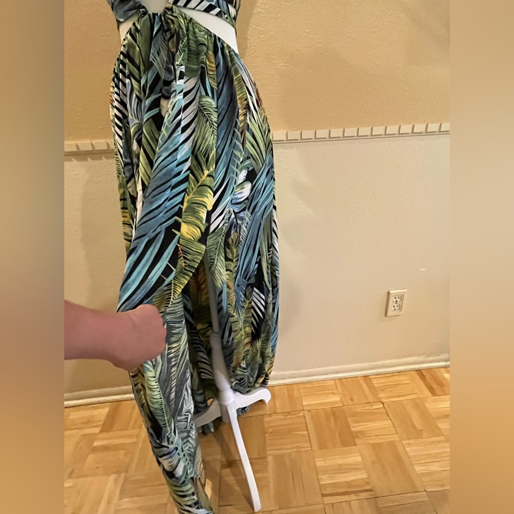 Tropical-print maxi dress. O-ring cut out. The Sang Clothing. Halter V-neck. M - Picture 6 of 15